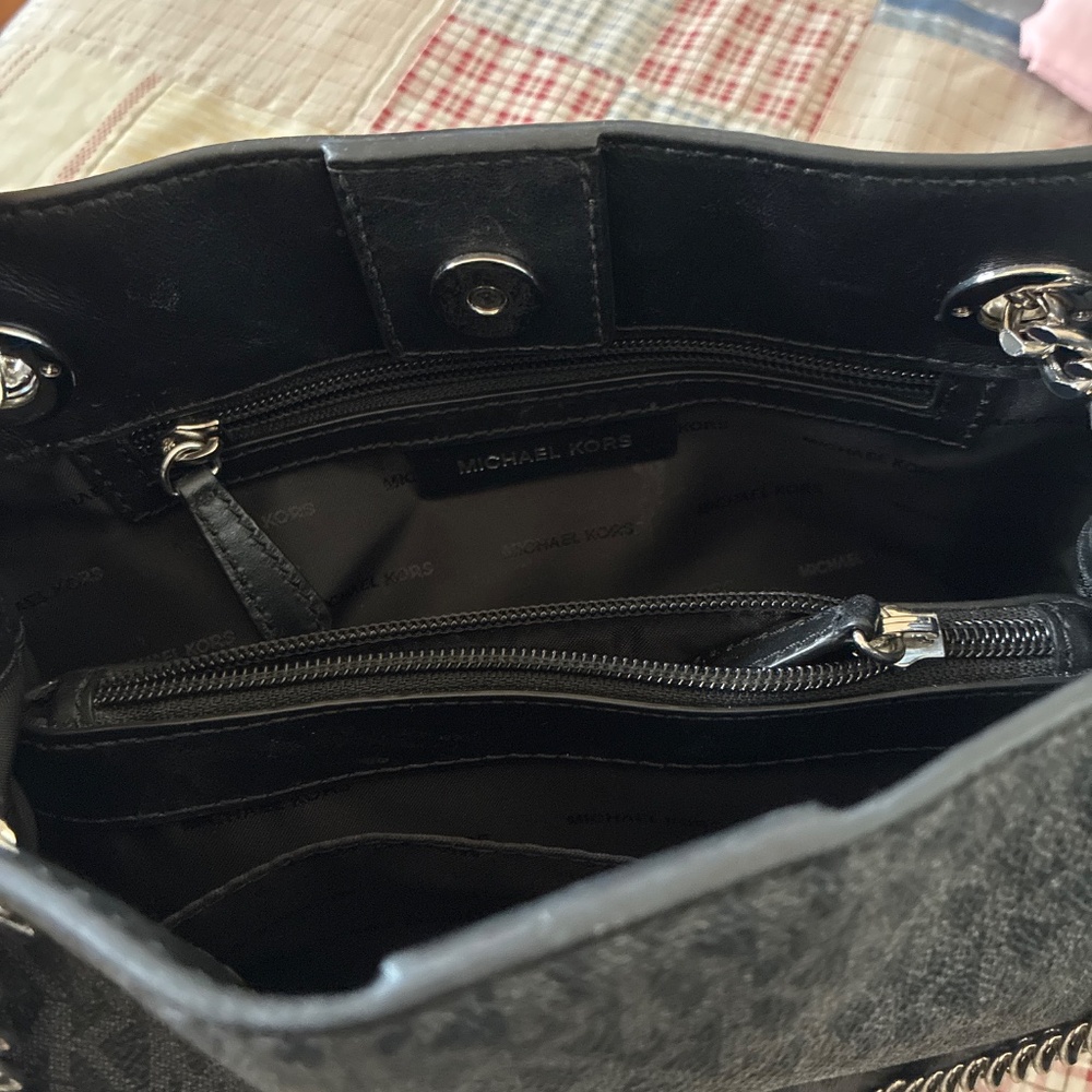 Michael Kors bag - Picture 2 of 3